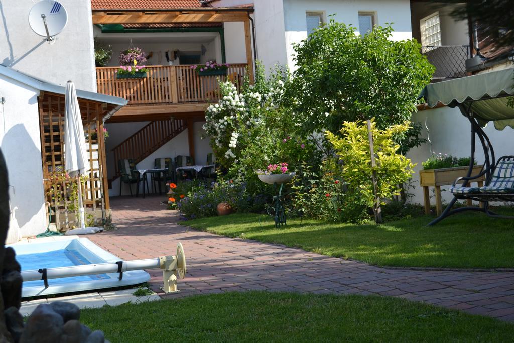 Landhaus Zum Siebenschlaefer Villa Herrnbaumgarten Bagian luar foto